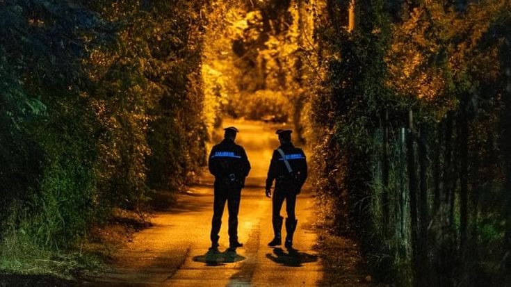 Machete, kalashnikov e bastoni, l’agguato mortale a Sesto San Giovanni per la droga: spacciatore ucciso con una fucilata