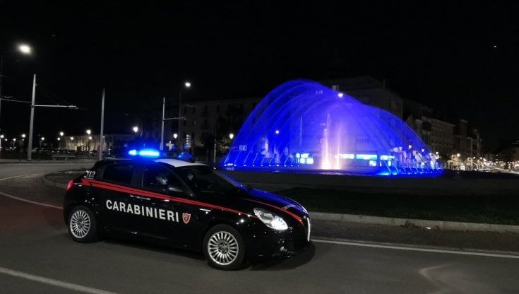 Parma, aggredisce l'ex compagna in centro: 36enne arrestato per rapina aggravata e stalking