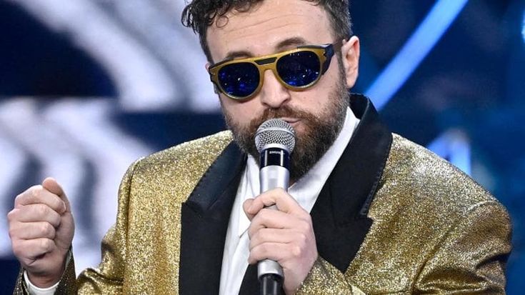 Sanremo, nuovo appello per la pace di Dargen D’Amico: “Cessate il fuoco”