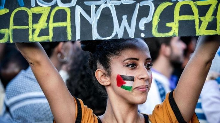 Hamas e i nostri ragazzi. Meloni secondo Berlusconi