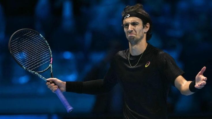 La rimonta di Musetti incendia Torino: De Minaur battuto, ora sfida Alcaraz per la semifinale