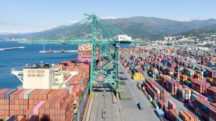 Scontro sindacale, traffici e il riassetto di tutto il porto: a Pra’ tira vento di burrasca