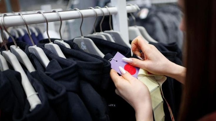 Saldi, un romano su tre non farà acquisti
