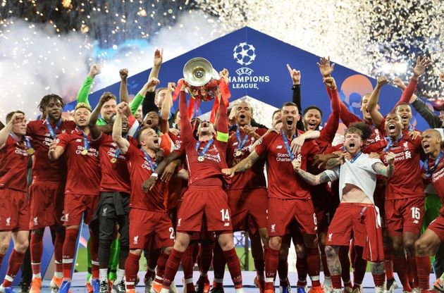 Champions al Liverpool: la festa in campo