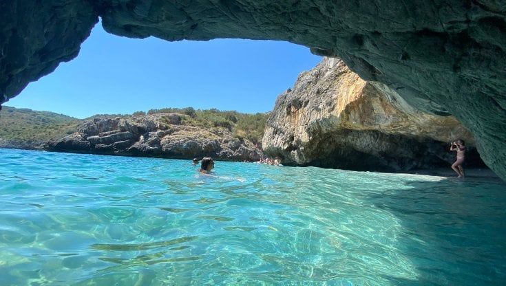 Bandiera blu in Campania 2022: le spiagge con il mare più pulito