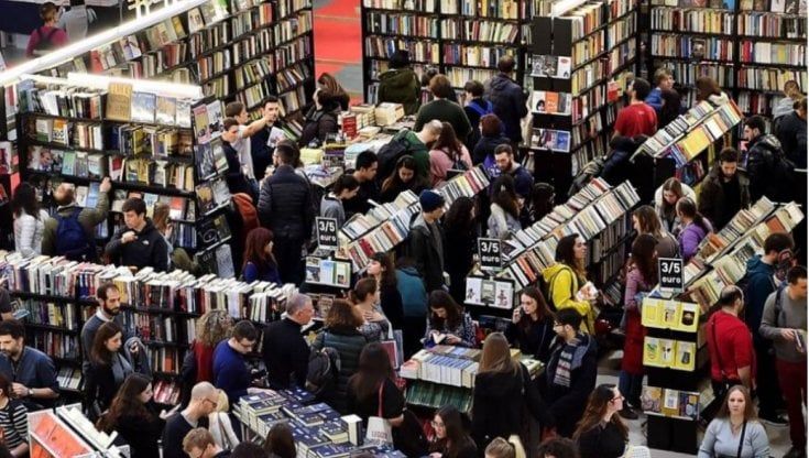 Il Salone del Libro di Torino  si farà dal vivo dal 14 al 18 ottobre. Se il Covid lo permetterà 