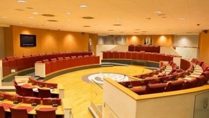 Liguria, in consiglio regionale debutta in anticipo l'obbligo di Green Pass