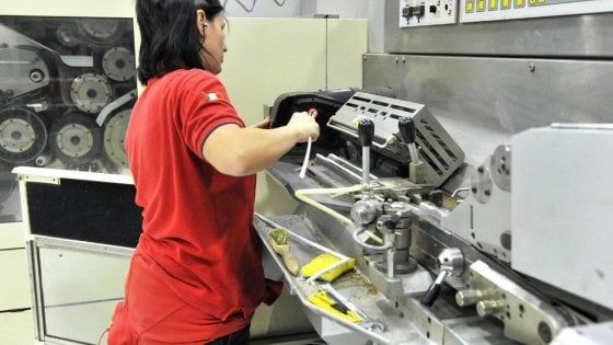 La manifattura italiana viaggia a ritmo sostenuto, l'export va meglio dei competitor Ue