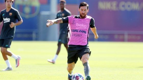 Inter, dal padre che ha preso casa a Milano al gelo col Barcellona: così resta vivo il sogno Messi