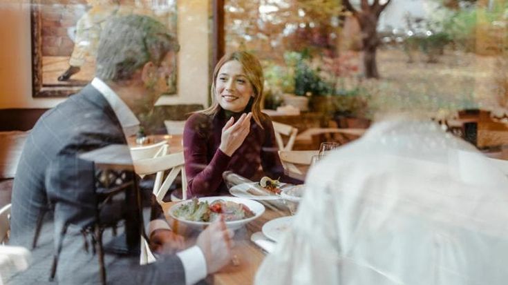Pausa pranzo fuori ufficio sempre più a caro prezzo