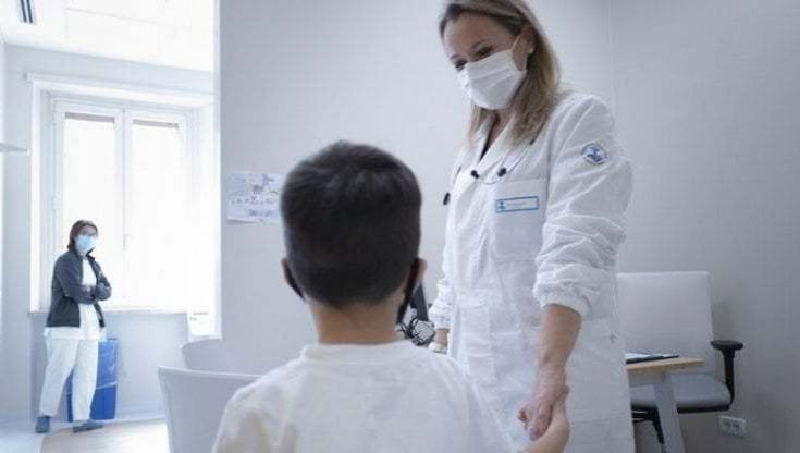 Epatite acuta nei bambini, 9 casi sospetti in Lombardia. Moratti: "Altri due in valutazione, la rete degli ospedali è allertata"