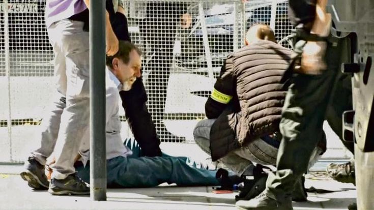 Un “lupo solitario” passato per le milizie. L’enigma indecifrabile dell’aspirante killer di Rober Fico