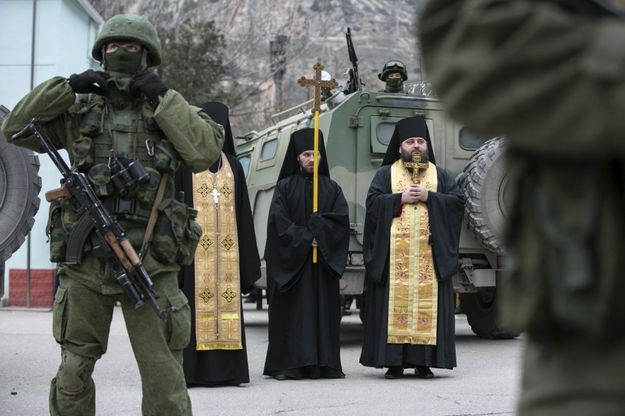 Crimea, i soldati di Mosca presidiano i palazzi del potere
