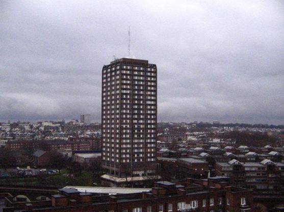 Londra, incendio al Grenfell Tower: il grattacielo prima dell'incendio 