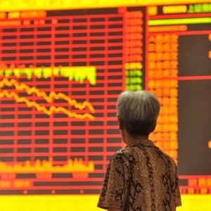 La Grecia affonda le Borse: Milano crolla del 5%, spread in tensione