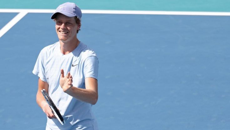 Tennis, Sinner in finale al Masters di Miami: battuto Bautista Agut in tre set. Ora sfida Hurkacz 