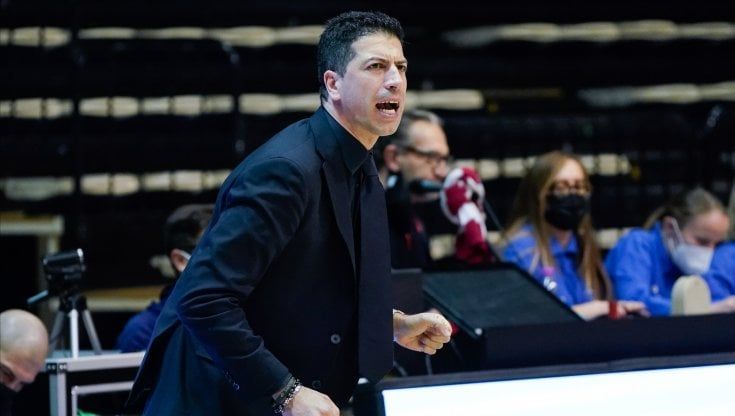 Basket, Reggio Emilia cambia: esonerato Martino