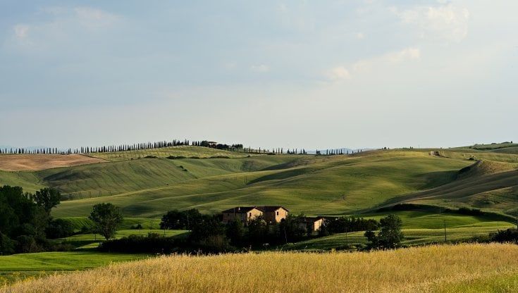 Pasqua, voglia di viaggio per 8 milioni di italiani, ma solo metà ha prenotato. E cerca il risparmio 