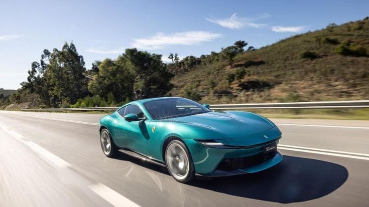 Ferrari Amalfi, la berlinetta grintosa in abito da sera. Ecco come va