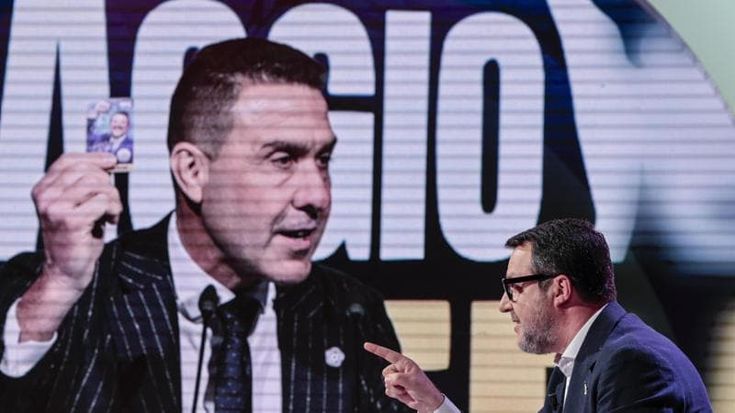 Lega: morosità, addii e sondaggi. Il generale spaventa il capitano. “Una calamita per gli scontenti”