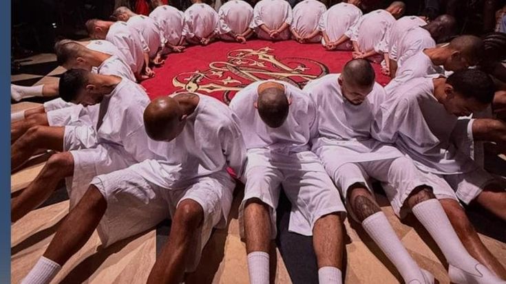Modelli come prigionieri deportati, El Salvador contro le sfilate a Parigi: “Glorificate i criminali