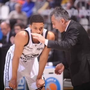 Basket, Bologna si riscopre vincente. Valli: ''La chiarezza sta pagando''