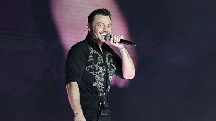 Tiziano Ferro: “L’obesità mi ha marchiato a fuoco. Credo che Mara Maionchi non abbia realizzato quanto sia stato traumatico”