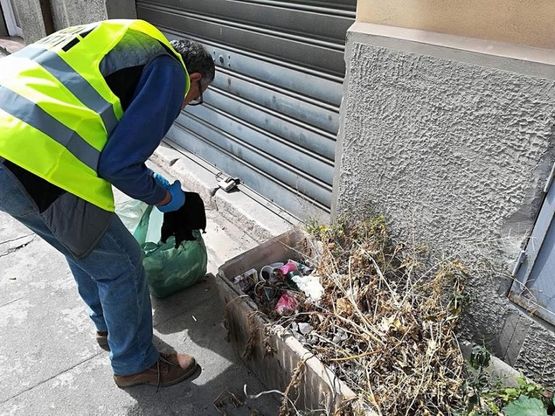 Palermo, 54 volontari raccolgono i rifiuti correndo