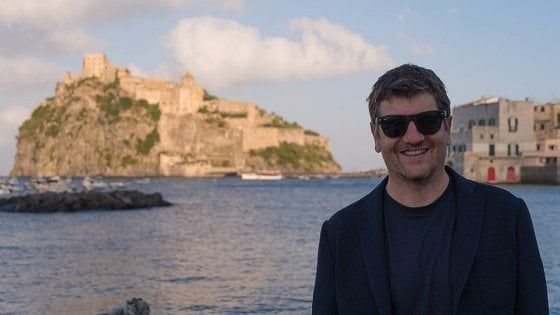 L’atto d’amore di Fabio De Luigi: “Mi sento napoletano: sogno di fare un film qui”