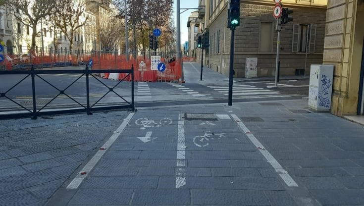 Allarme dei ciclisti, ristretta la ciclabile di viale Matteotti