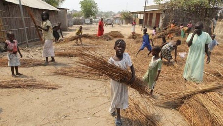 Niger, 20 bambini muoiono nell'incendio delle aule allestite nelle capanne di paglia