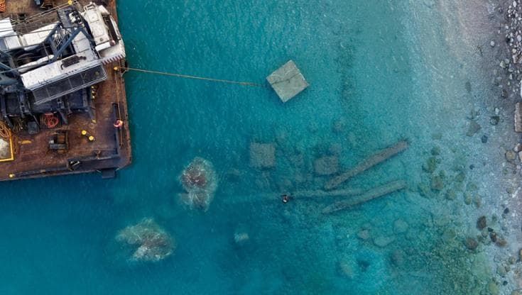 Capri, a Marina Grande rimosse le condotte in disuso: “Impattavano sui fondali da 50 anni”
