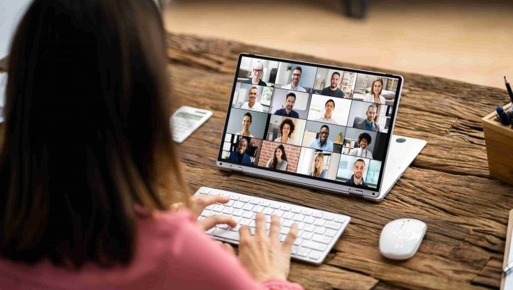 Lavoro tra casa e ufficio: le buone pratiche per vivere meglio in un contesto ibrido