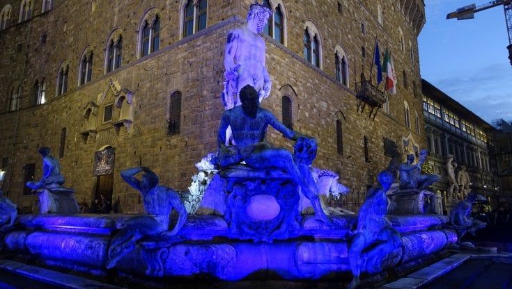 Meno luci in città dal tramonto smart working il venerdì. Così il Comune di Firenze vara l’austerity 