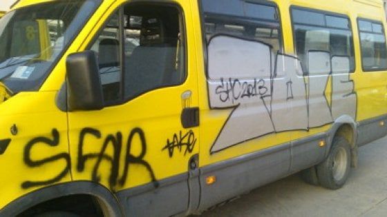 Vittoria, rubato lo scuolabus dei disabili: domani i ragazzi a casa