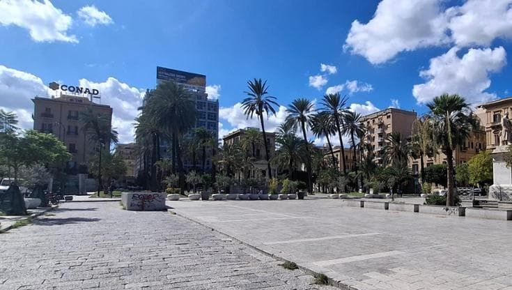 Arriva il “Villaggio dell’Esercito” di fronte al Politeama. Pronto un sit-in di protesta