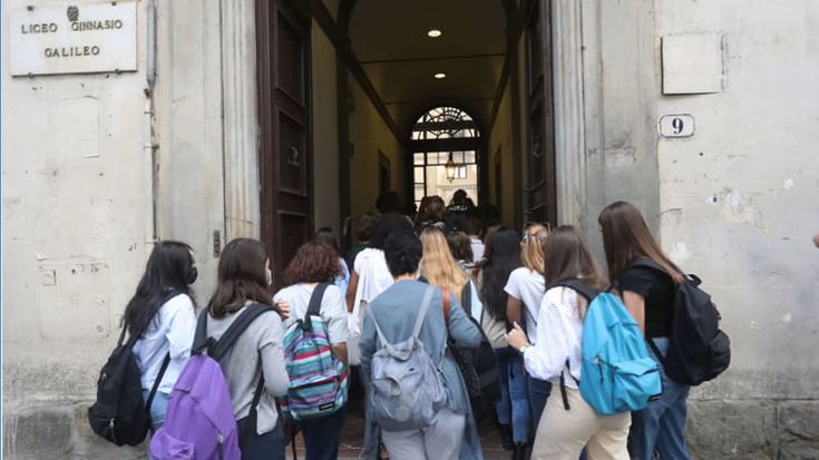 Scuola, licei ancora in crescita: scientifici e scienze umane al top, ma festeggia pure il Galileo