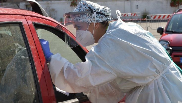 Calano i contagi, la Sicilia non è più prima per nuovi casi