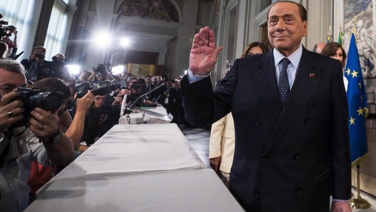Crisi di governo, Berlusconi tentato dallo strappo pensa a una coalizione modello Ue