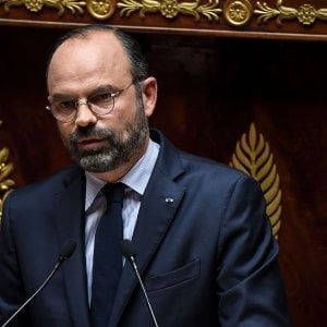 Francia, incentivi per andare in pensione dopo i 62 anni. Il governo: "Dobbiamo lavorare di più"