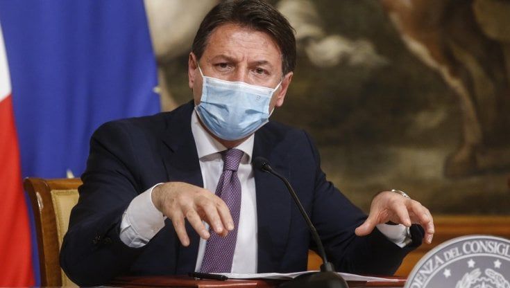Conte e il pressing che arriva dalle Regioni