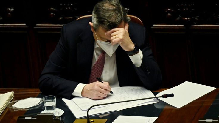 Recovery plan, Draghi scuote l’aula della Camera: “Nel Piano le nostre vite, no a interessi e corrotti”