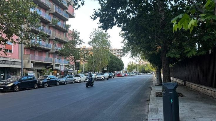 L’asfalto c’è, le strisce no: “Le strade sono pericolose”