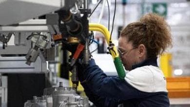 Automotive, Ue sempre più dipendente dalle forniture cinesi. E l'occupazione ha perso il 9 per cento dal 2019