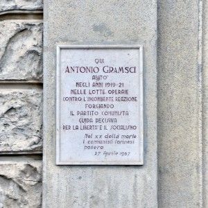 Pi&ugrave; lusso che storia, ecco l'hotel Gramsci che imbarazza Torino