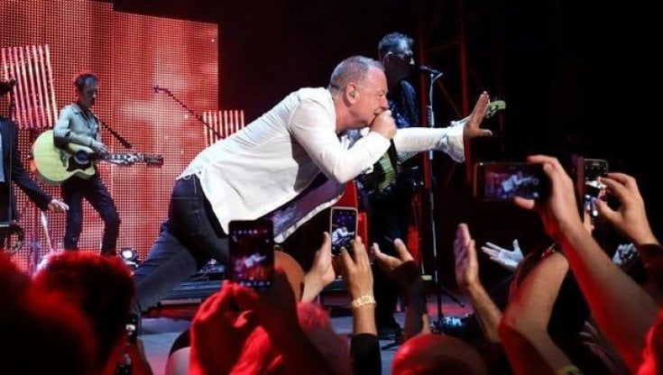 Simple Minds a Taormina, concerto rinviato al 2022