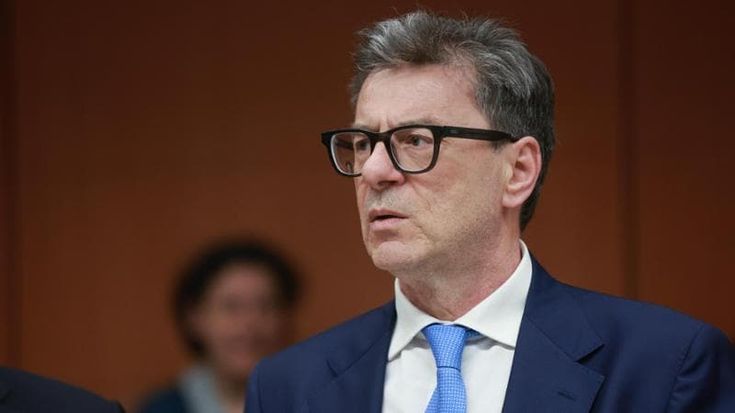 Caro energia, Giorgetti: “Pronti a intervenire a sostegno di famiglie e imprese”