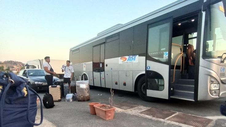 “Sei ore e mezza, tre pullman. Il mio viaggio incubo da Palermo a Vittoria”