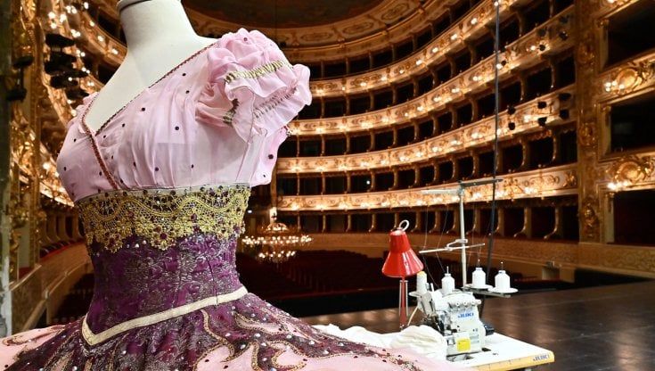 Lavoro, imparare l'alta sartoria con un corso al Teatro Regio 
