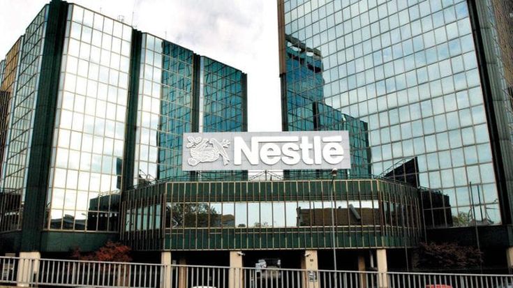 Non c’è pace per Nestlé: dal caso del latte un miliardo di danni